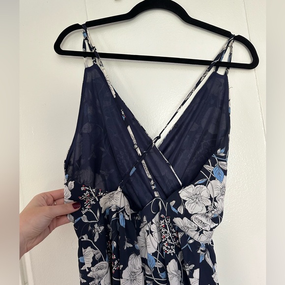 Navy Open Back Pattern Romper - Picture 5 of 7
